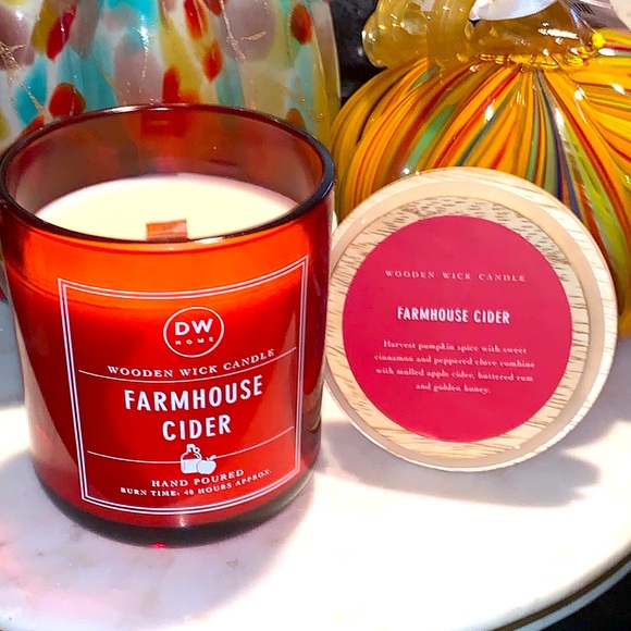 DW HOME CANDLE FARMHOUSE CIDAR RICHLY SCENTED NEW WOODEN WICK 11 oz - Picture 4 of 6
